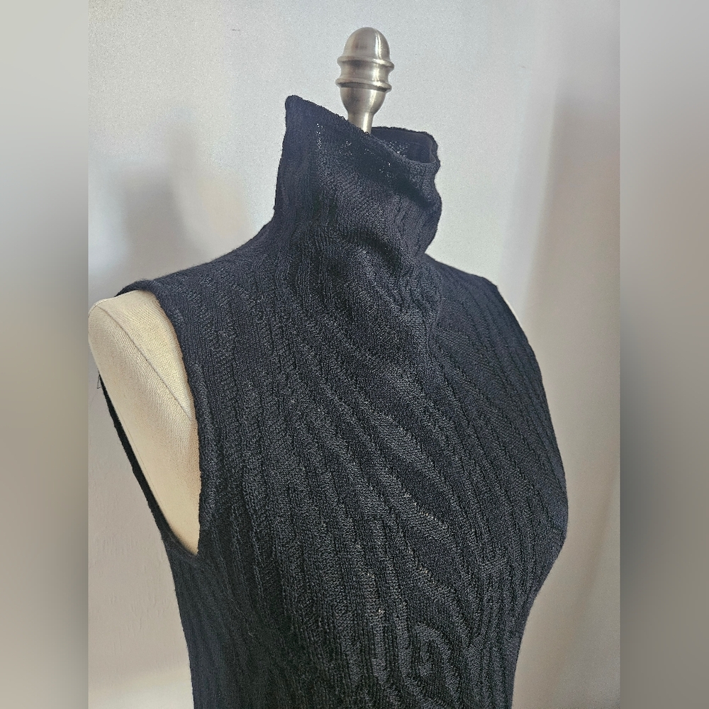 ST. JOHN Sleeveless Zebra Black Knit Turtleneck | SZ M - Picture 4 of 8